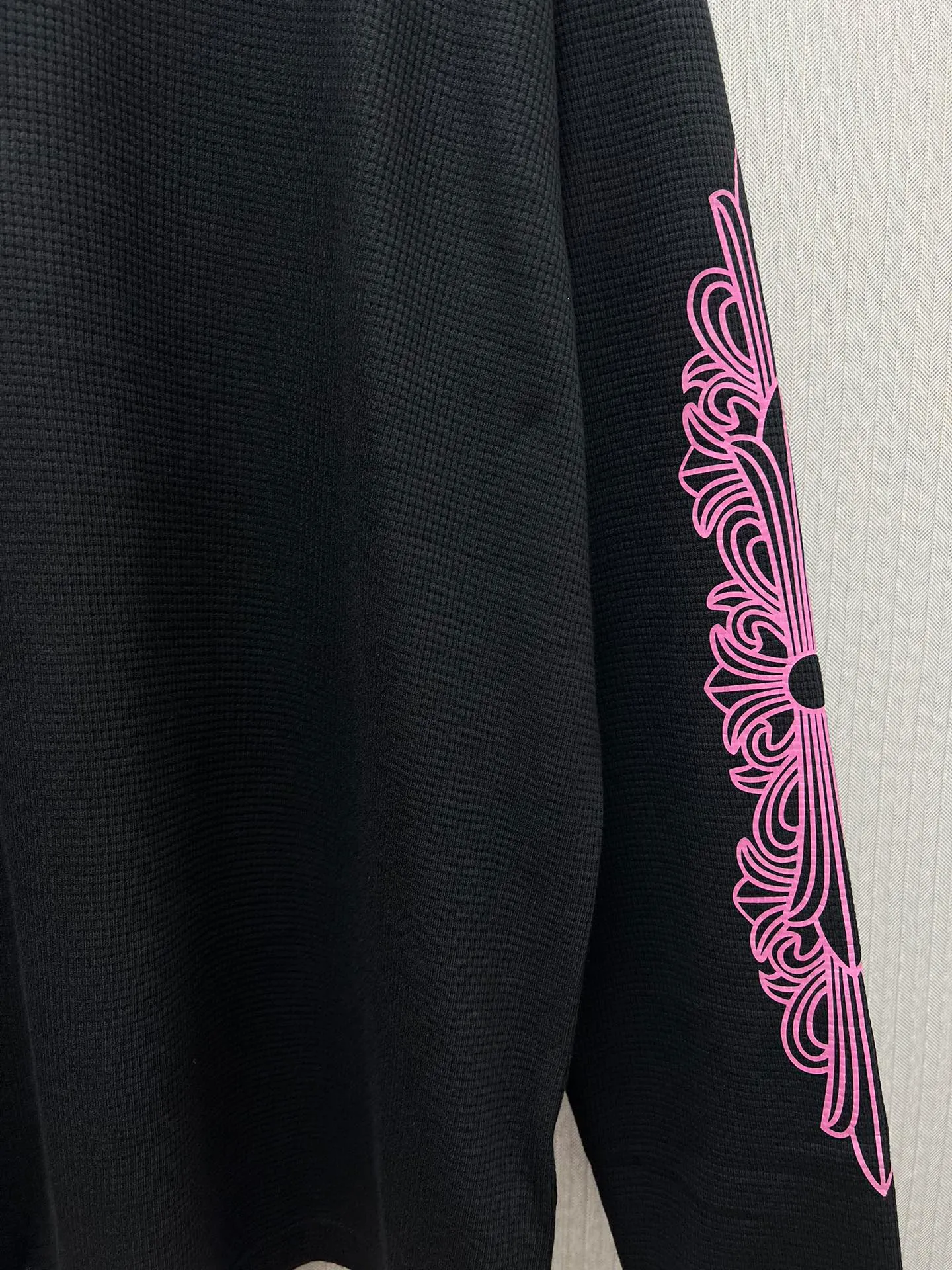 🅿️380 Croxin 25SS limited black pink waffle. The fabric is made of 280g cotton waffle double-layer material. The printing is made of high-temperature heat transfer for garments. The embroidery is made of imported Tajima embroidery. Size S.M.L